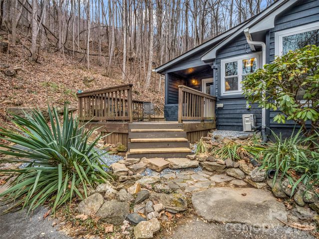 1586 Skyuka Mountain Road, Columbus, NC 28722