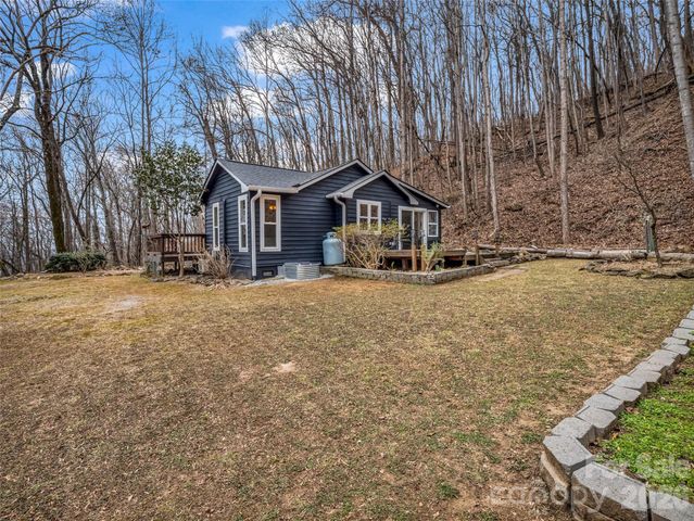 1586 Skyuka Mountain Road, Columbus, NC 28722