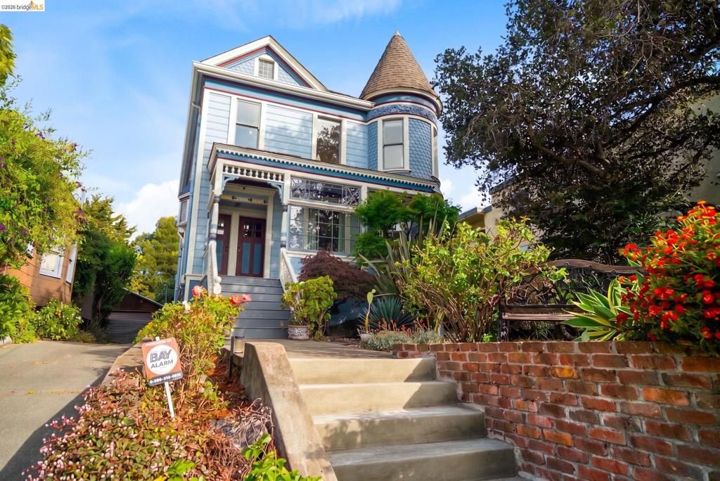 Image 18 of property listing at 550 Vernon St, Oakland, CA 94610