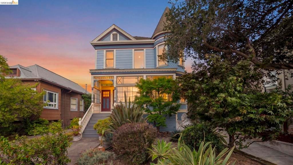 Image 2 of property listing at 550 Vernon St, Oakland, CA 94610