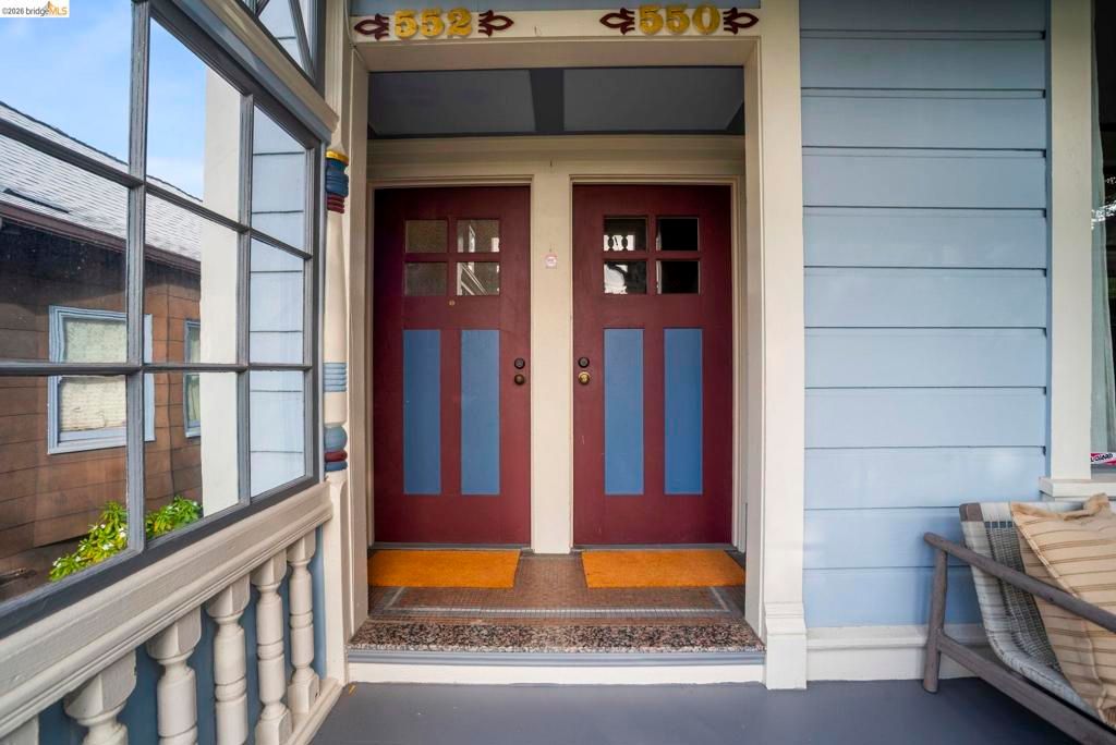 Image 20 of property listing at 550 Vernon St, Oakland, CA 94610