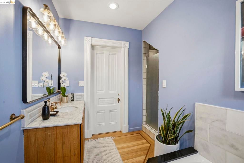 Image 49 of property listing at 550 Vernon St, Oakland, CA 94610