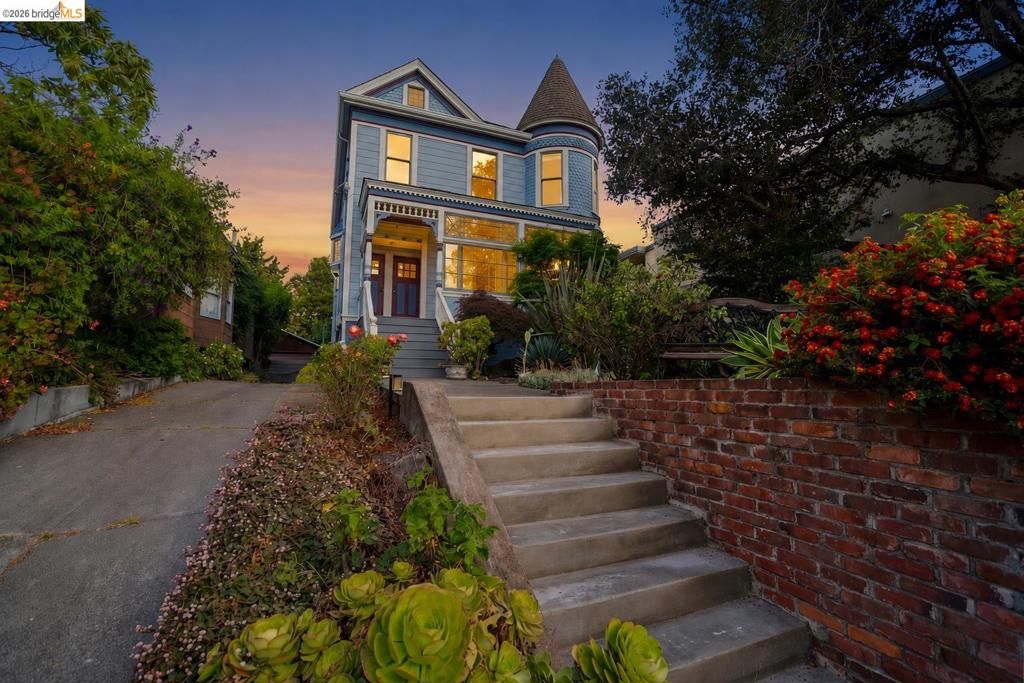 Image 5 of property listing at 550 Vernon St, Oakland, CA 94610