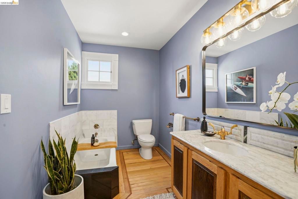 Image 50 of property listing at 550 Vernon St, Oakland, CA 94610