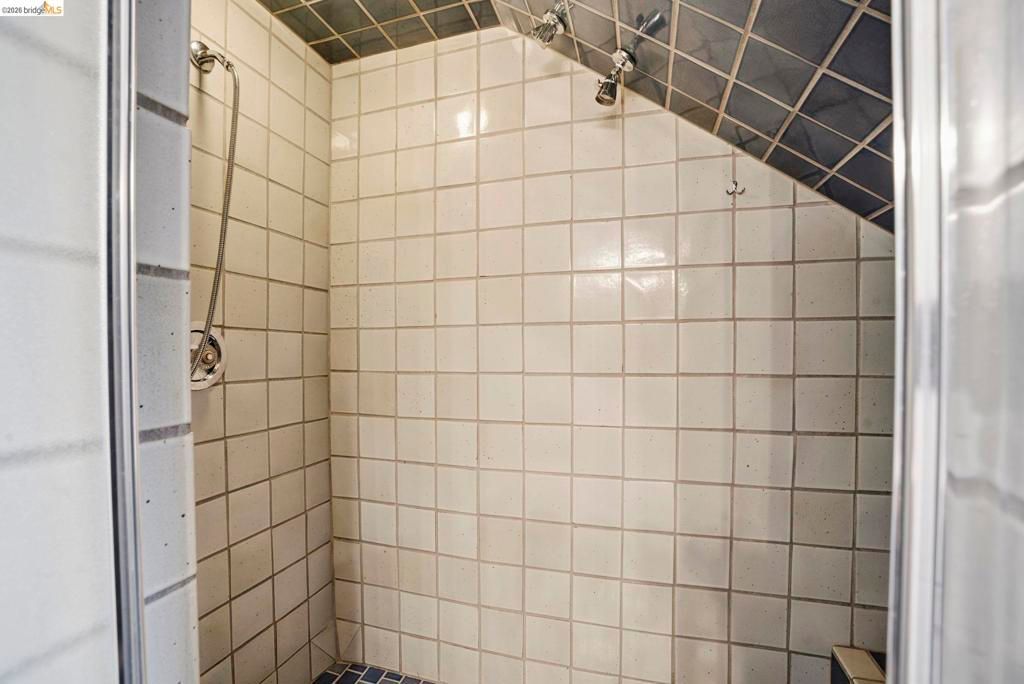 Image 51 of property listing at 550 Vernon St, Oakland, CA 94610