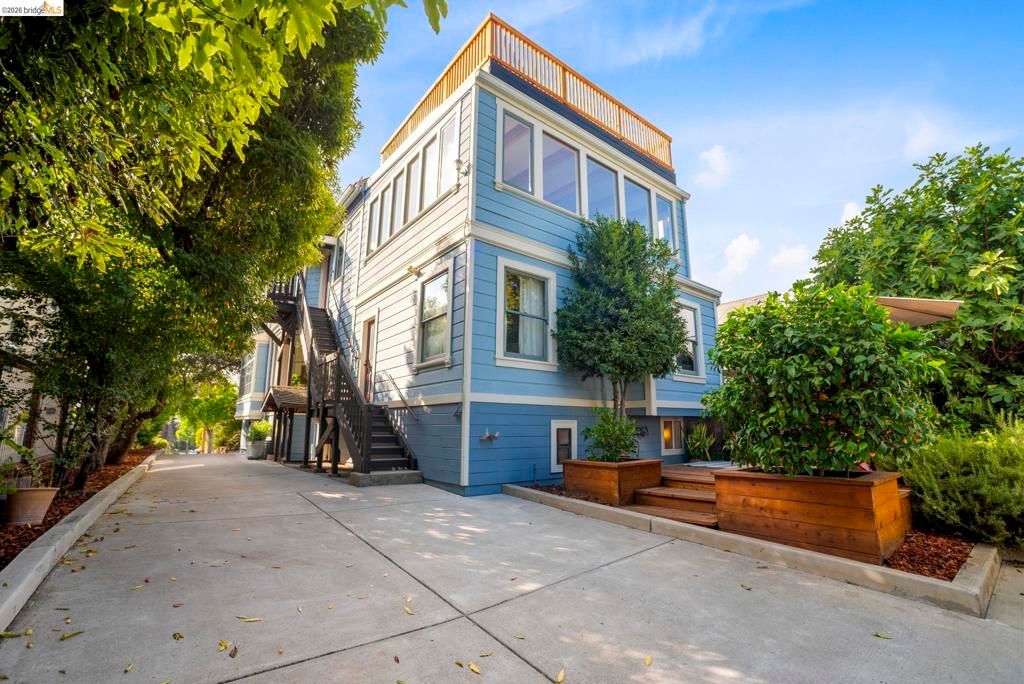 Image 67 of property listing at 550 Vernon St, Oakland, CA 94610