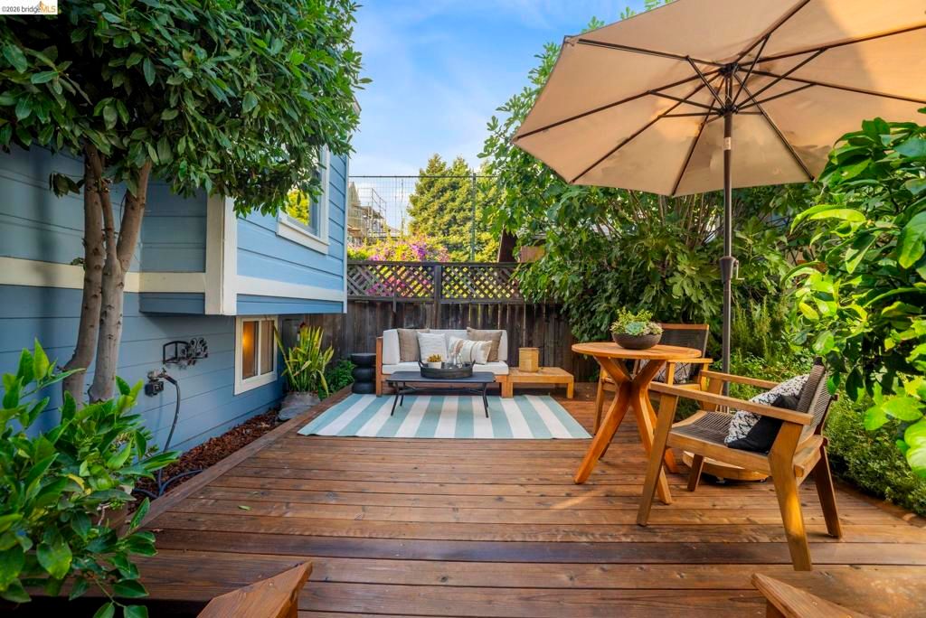 Image 71 of property listing at 550 Vernon St, Oakland, CA 94610