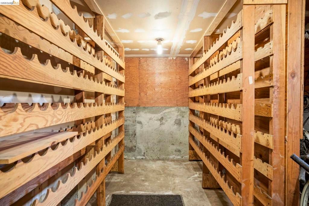 Image 78 of property listing at 550 Vernon St, Oakland, CA 94610