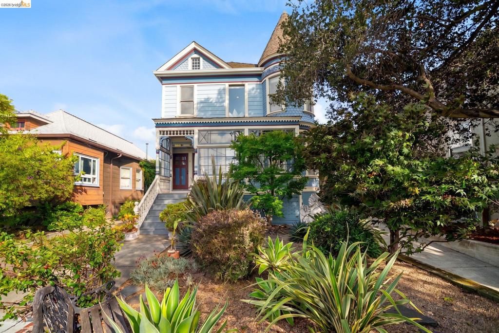 Image 81 of property listing at 550 Vernon St, Oakland, CA 94610
