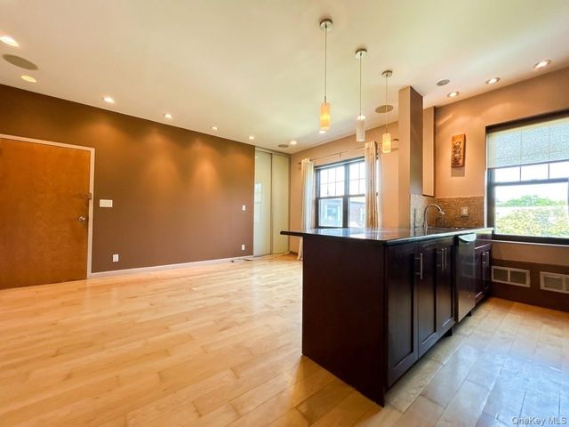 69-84 136th Street B, Flushing, NY 11367