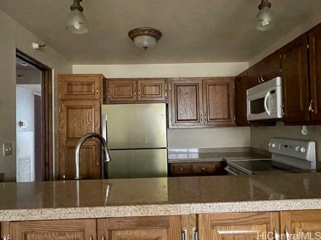 555 Hahaione Street 6D, Honolulu, HI 96825