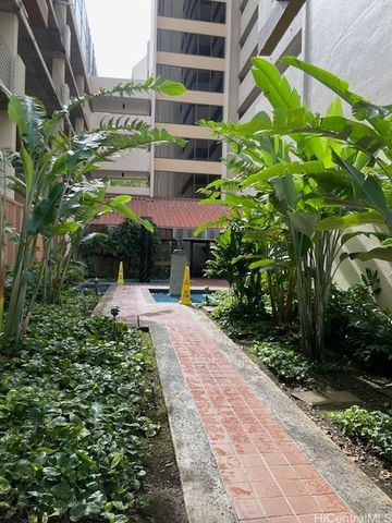 555 Hahaione Street 6D, Honolulu, HI 96825