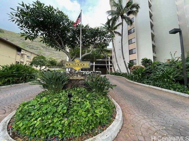 555 Hahaione Street 6D, Honolulu, HI 96825