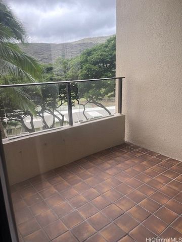 555 Hahaione Street 6D, Honolulu, HI 96825