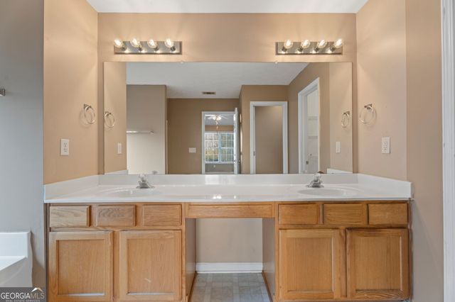 423 Heathcliff Court, Mcdonough, GA 30253