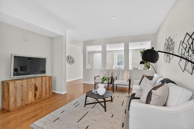 3033 Parkham Dr, Roseville, CA 95747