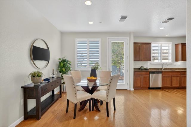 3033 Parkham Dr, Roseville, CA 95747