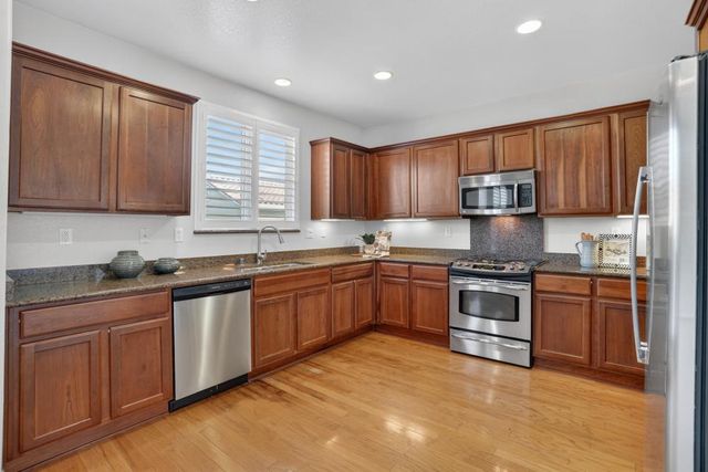 3033 Parkham Dr, Roseville, CA 95747