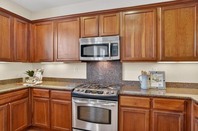 3033 Parkham Dr, Roseville, CA 95747