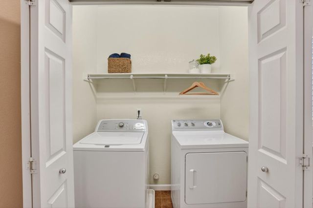 3033 Parkham Dr, Roseville, CA 95747