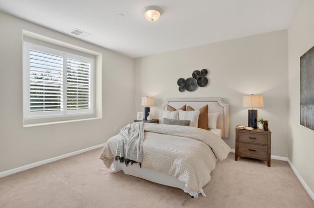 3033 Parkham Dr, Roseville, CA 95747