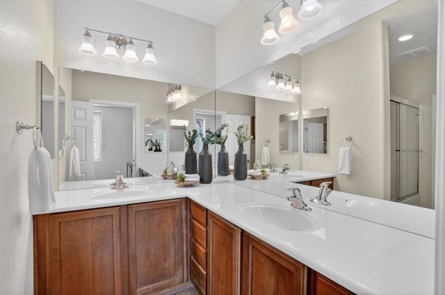 3033 Parkham Dr, Roseville, CA 95747