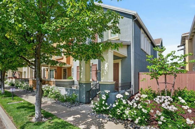 3033 Parkham Dr, Roseville, CA 95747