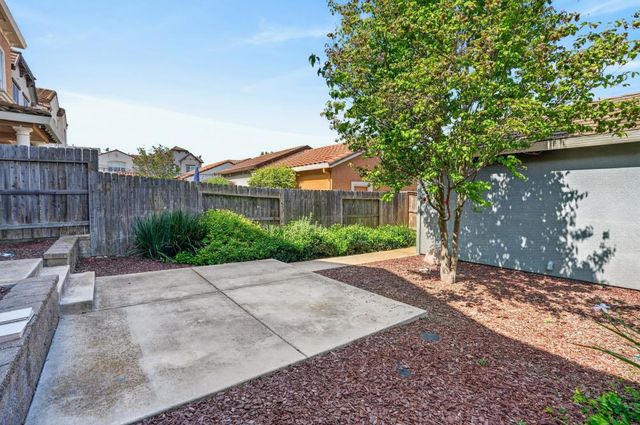 3033 Parkham Dr, Roseville, CA 95747