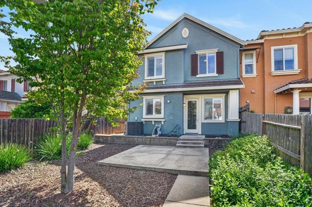 3033 Parkham Dr, Roseville, CA 95747