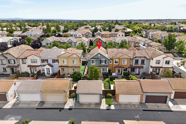 3033 Parkham Dr, Roseville, CA 95747