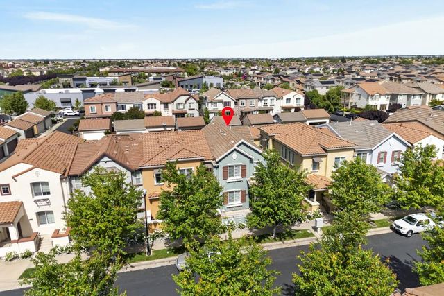 3033 Parkham Dr, Roseville, CA 95747