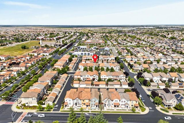 3033 Parkham Dr, Roseville, CA 95747