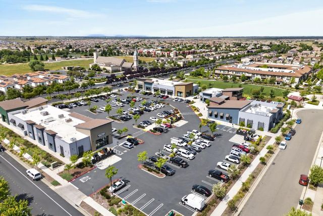 3033 Parkham Dr, Roseville, CA 95747