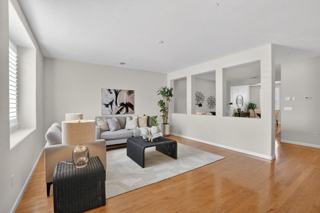 3033 Parkham Dr, Roseville, CA 95747