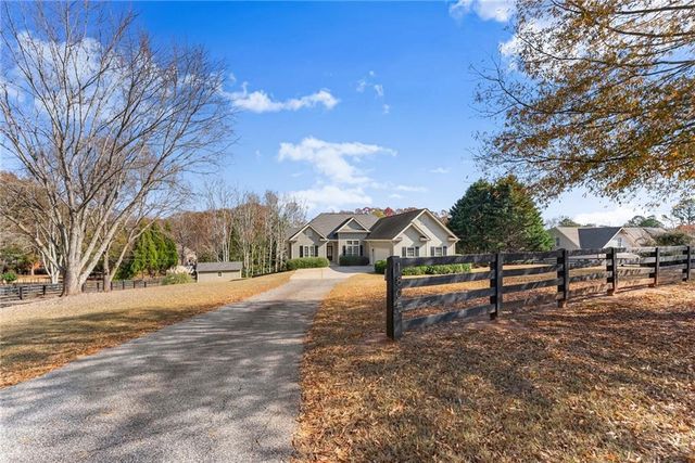 1805 N Clement Road, Cumming, GA 30041