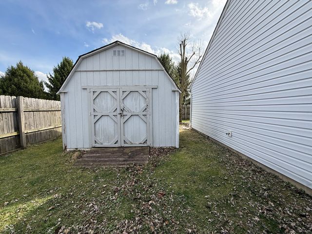 1411 Mimosa Court, Greenfield, IN 46140