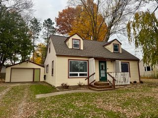 111 S Sherman Street, Leslie City, MI 49251