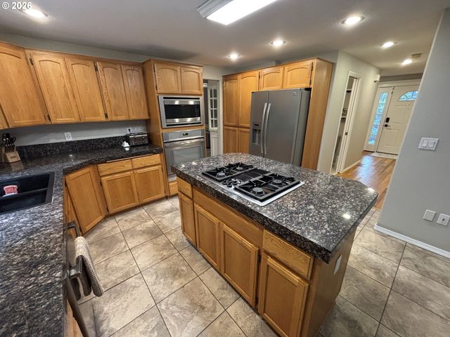 11411 Nw 8TH Ct, Vancouver, WA 98685