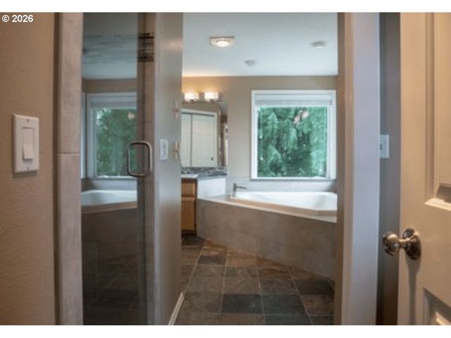 11411 Nw 8TH Ct, Vancouver, WA 98685