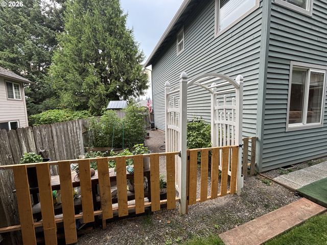 11411 Nw 8TH Ct, Vancouver, WA 98685
