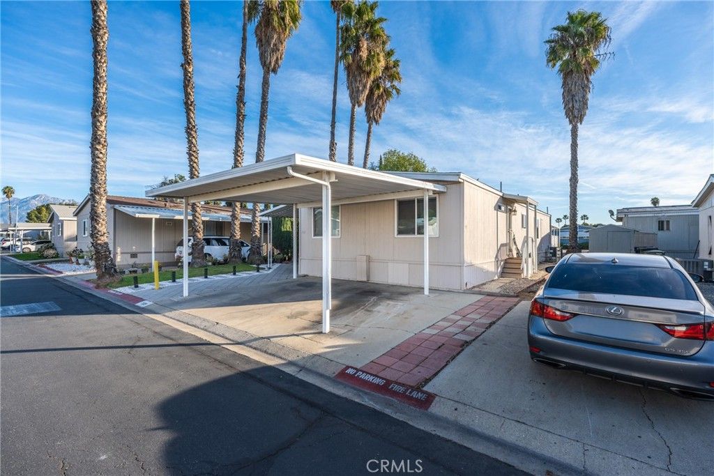 Image 2 of property listing at 1855 Riverside 195, Ontario, CA 91761