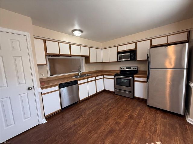 1034 Colonial Meadows WAY, Virginia Beach, VA 23454