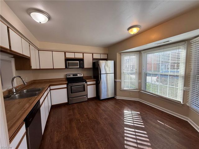 1034 Colonial Meadows WAY, Virginia Beach, VA 23454