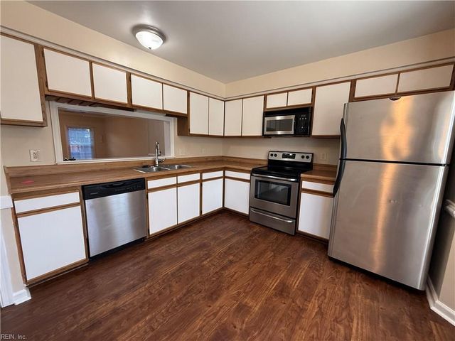 1034 Colonial Meadows WAY, Virginia Beach, VA 23454