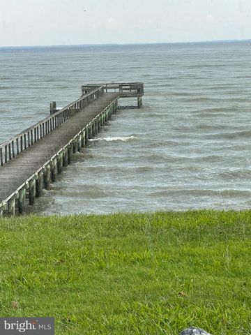 520 ARK HAVEN RD, Tracys Landing, MD 20779