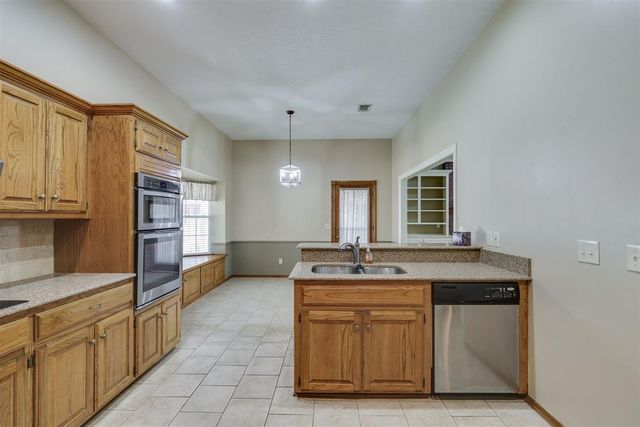 10013 Forest Lane, Midwest City, OK 73130