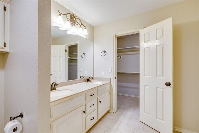 10013 Forest Lane, Midwest City, OK 73130