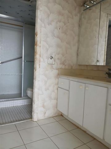 1100 Saint Charles Pl 719, Pembroke Pines, FL 33026