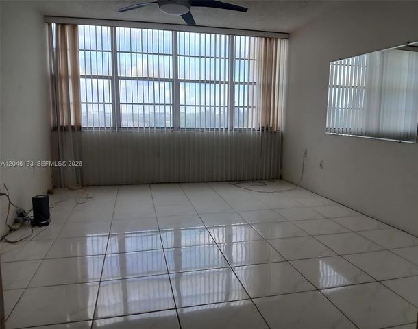 1100 Saint Charles Pl 719, Pembroke Pines, FL 33026