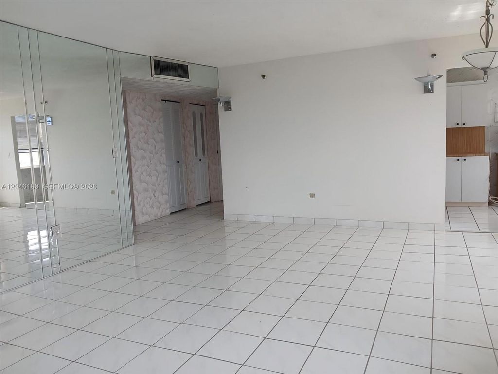 1100 Saint Charles Pl 719, Pembroke Pines, FL 33026